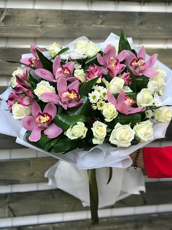 Букет цветов из: Розы и Хризантемы в Аржановской