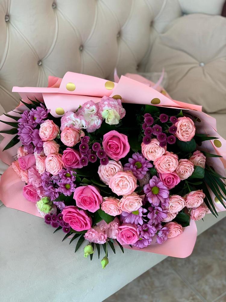 Букет цветов из: Хризантемы, Розы и Лизиантусы в Аржановской