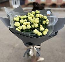 Букет Белые кустовые розы Солинеро в Аржановской