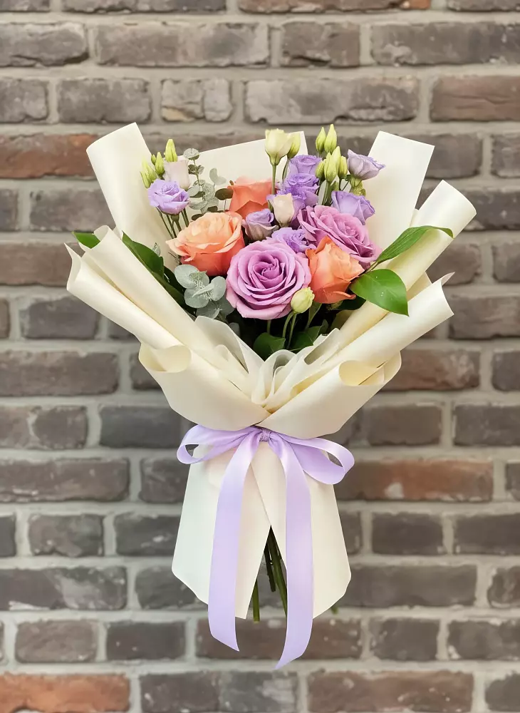 Букет цветов из: Лизиантусы и Розы в Аржановской