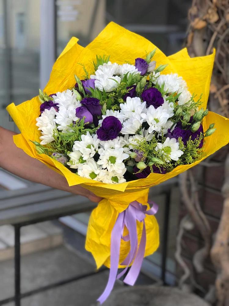 Букет цветов из: Ирисы, Хризантемы и Ромашки в Аржановской