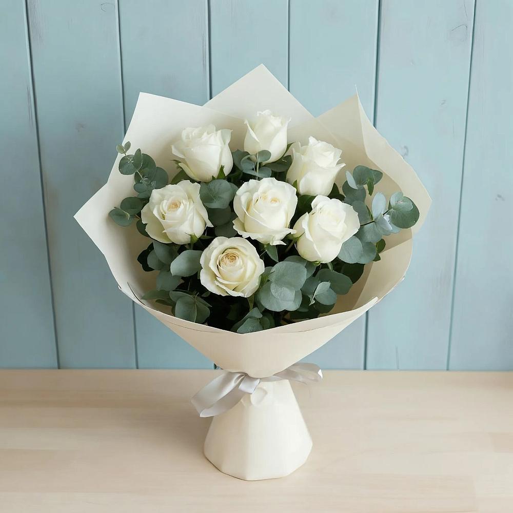 Букет Белые розы в Эвкалипте в Аржановской