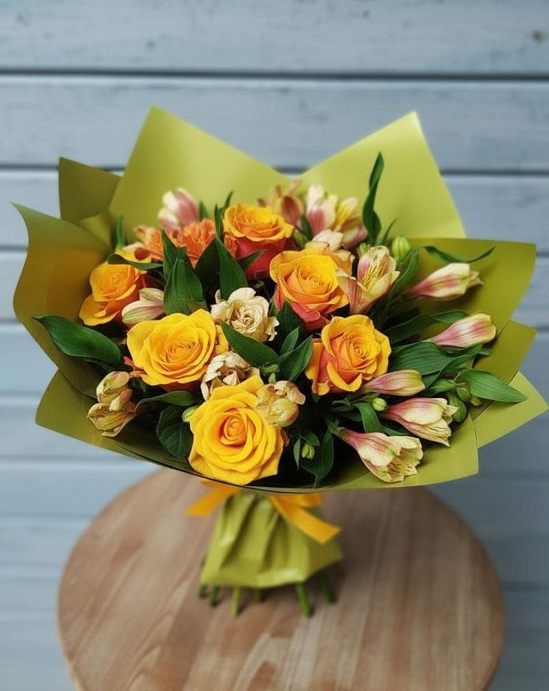 Букет цветов из: Альстромерии и Розы в Аржановской