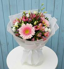 Букет цветов из:  Герберы, Альстромерии и Лизиантусы в Аржановской