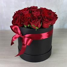 Цветочная композиция из Розы в шляпной коробке в Аржановской