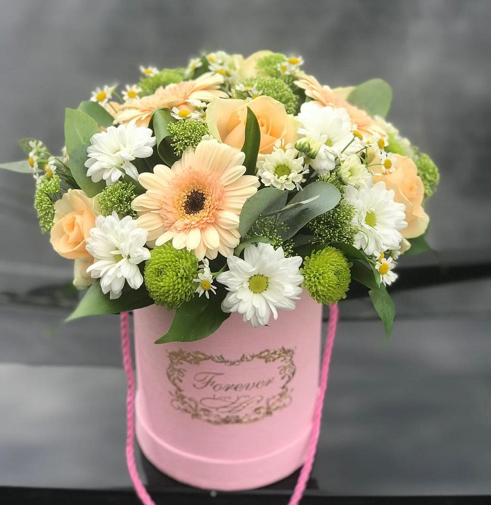 Цветочная композиция из Розы, Герберы и Хризантемы в шляпной коробке в Аржановской