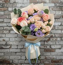 Букет цветов из:  Розы, Лизиантусы и Гвоздики #REPLACE_PRED# Аржановской